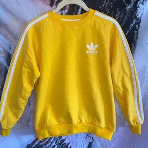 Women’s Yellow Adidas Stripe Sleeve Crew Neck Swearshirt 🌵small